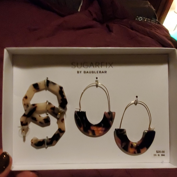 2 pair of Sugarfix earrings - Picture 2 of 2
